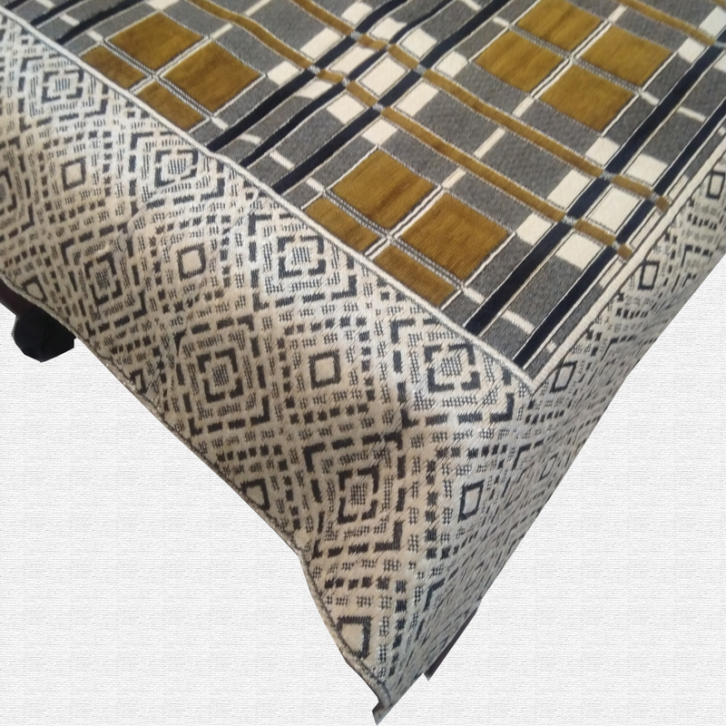 Chenille Geometric Pattren Centre Table Cover 